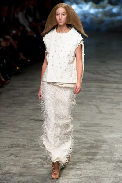 Look 30
